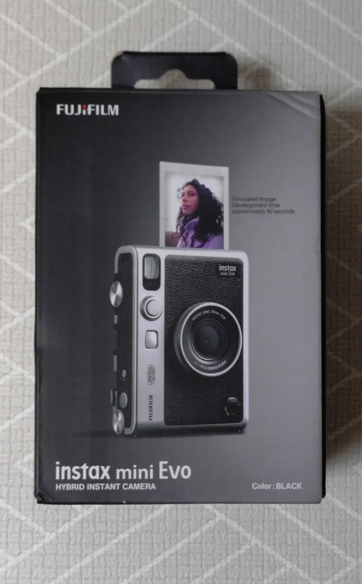 Fujifilm Instax Mini Evo Camera - Image 2