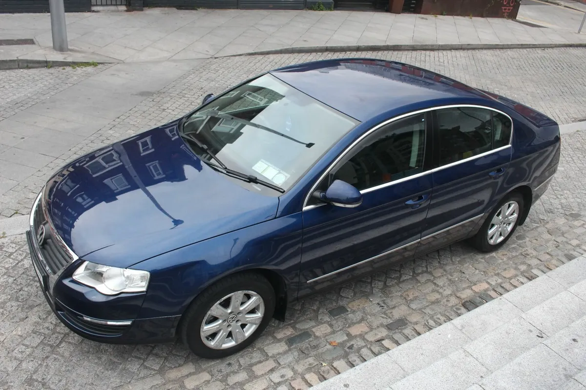 Volkswagen Passat 2008 - Image 2