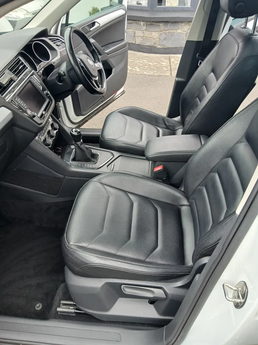 Volkswagen Tiguan  172 low mileage - Image 3