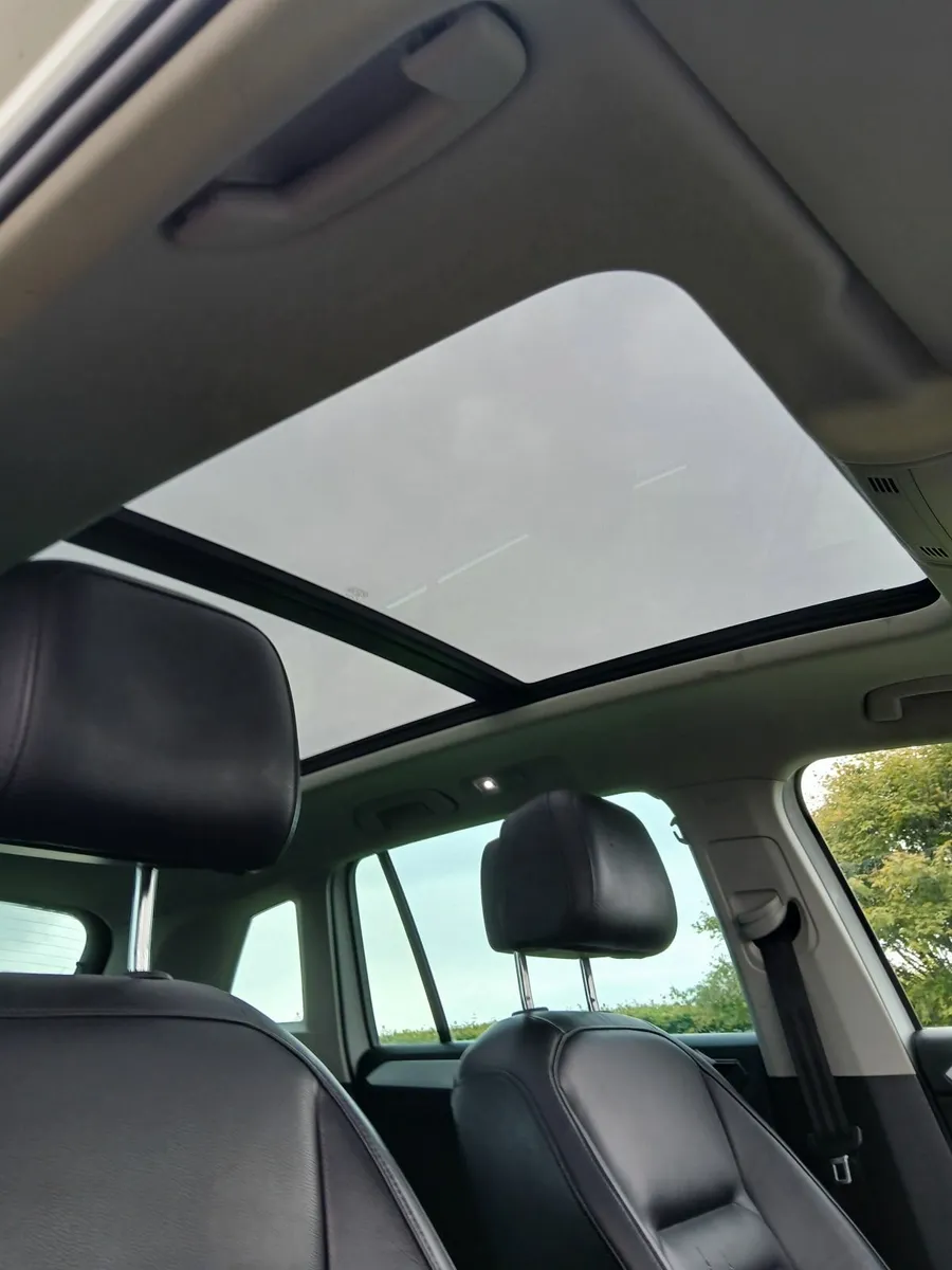 Volkswagen Tiguan  172 low mileage - Image 4