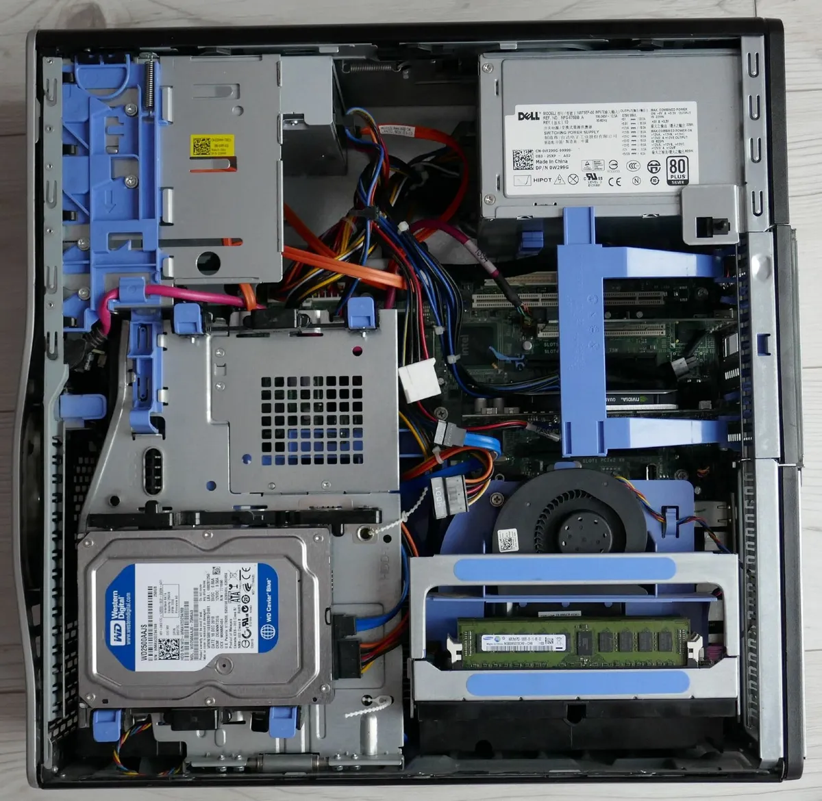 Dell Precision T5500 - Image 2
