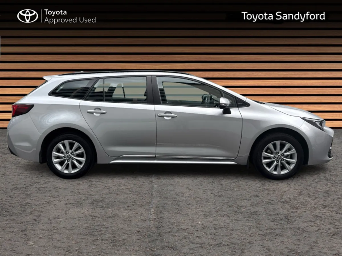 Toyota Corolla TOURING SPORT ESTATE HYBRID LUNA // - Image 3