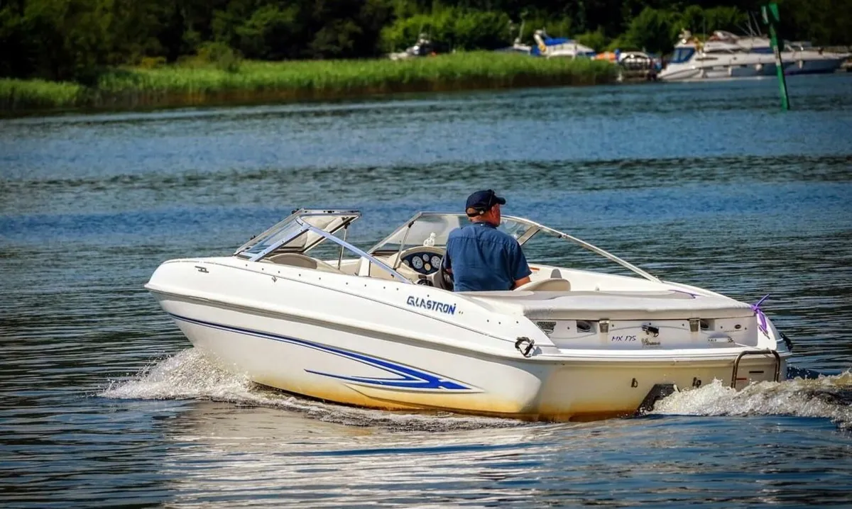 Glastron Speed Boat - Image 2