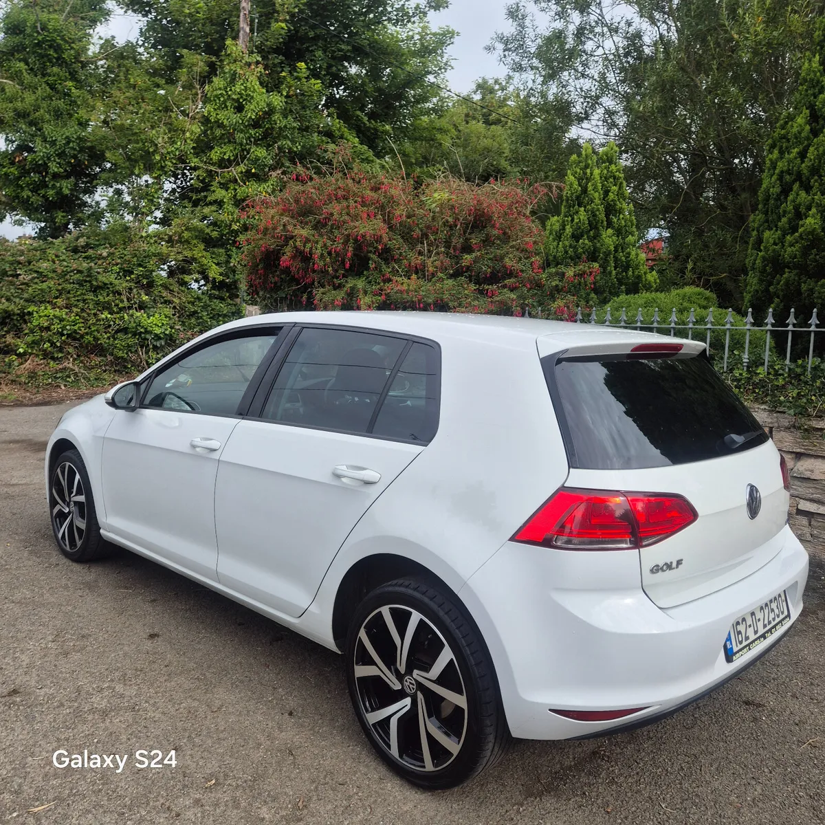 Volkswagen Golf 2016 trendline 1.6 tdi comes with - Image 3