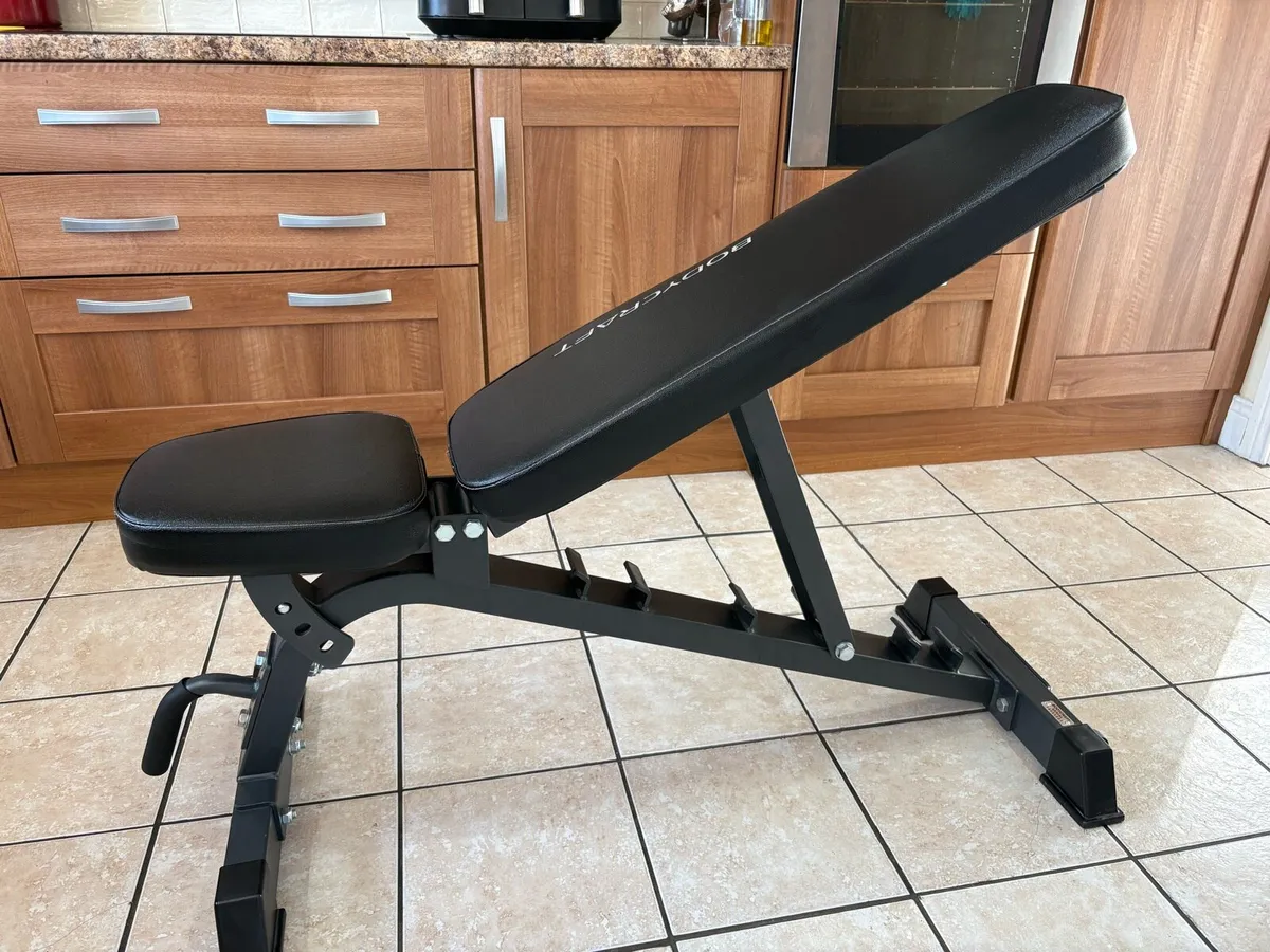 HEAVY DUTY QUALITY WEIGHT BENCH - GREAT CONDITION - Image 1