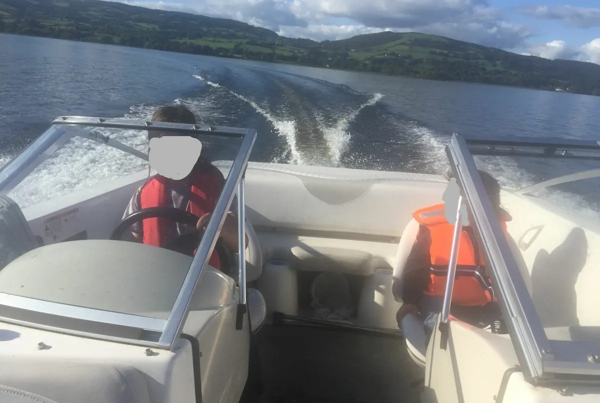 Glastron Speed Boat - Image 4