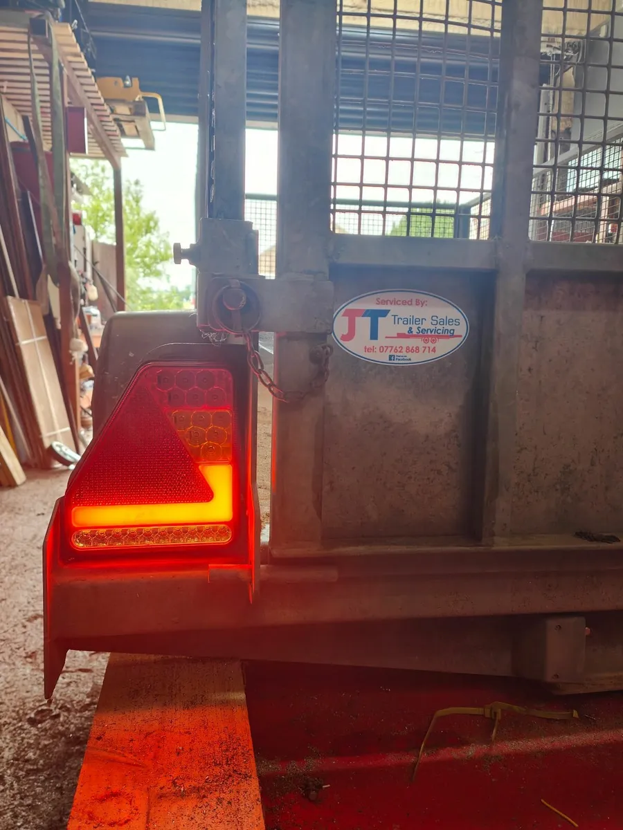 Trailer servicing - Image 3