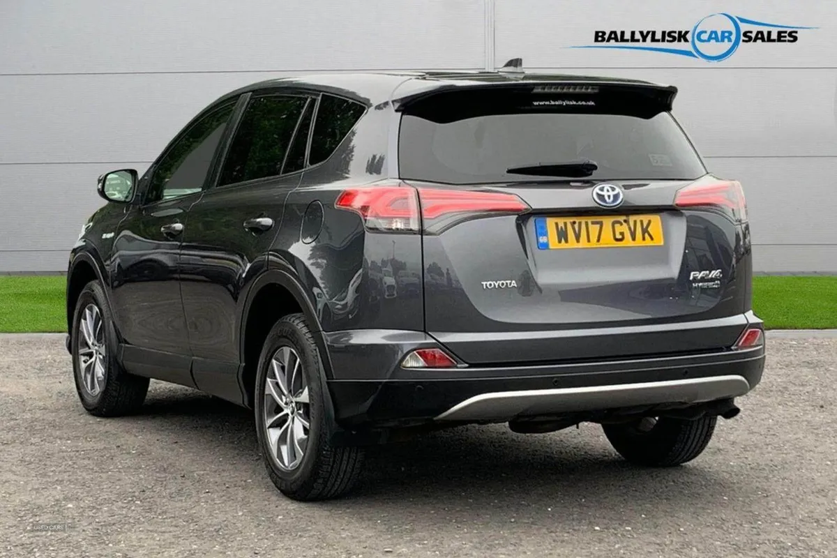 Toyota Rav4 2.5 Vvt-h 197PS Business Edition Plus - Image 2