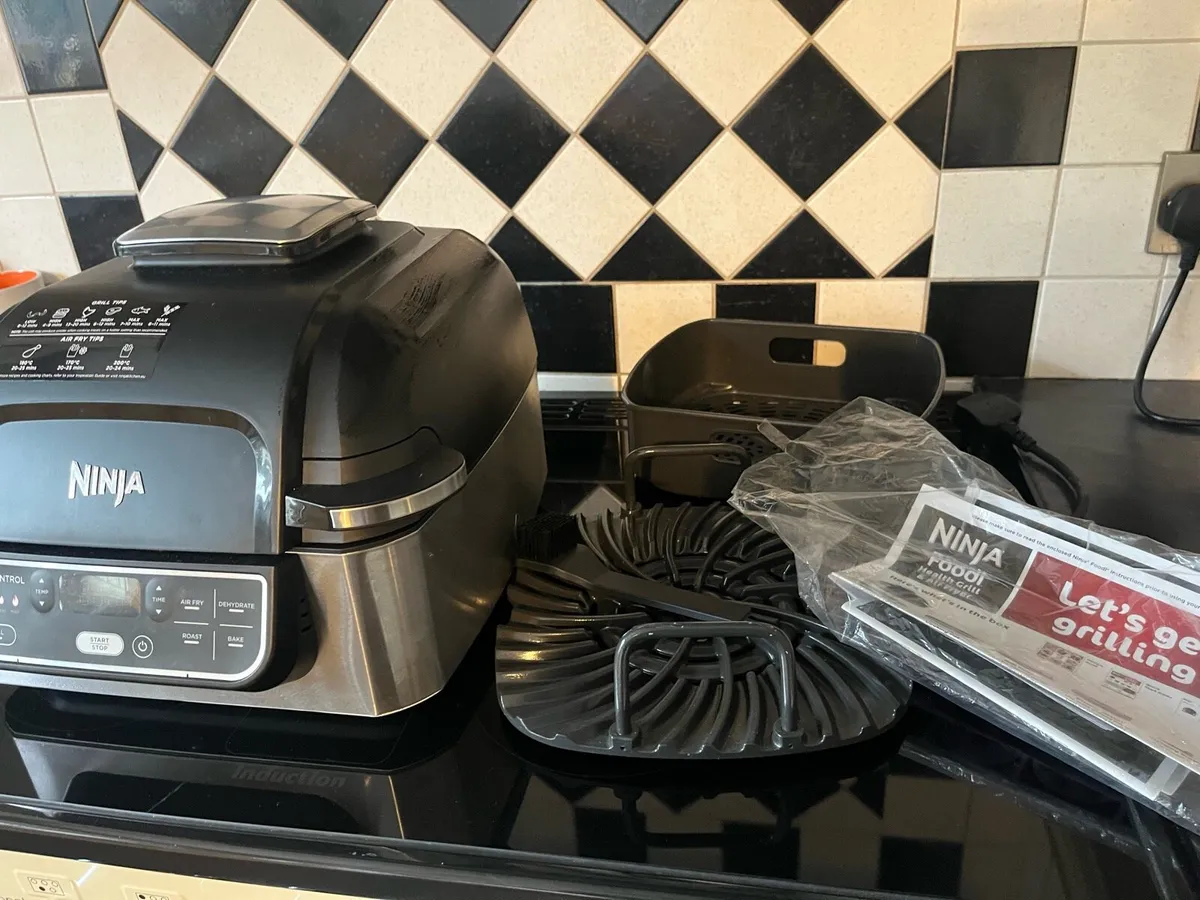 Ninja Airfryer with grill control. - Image 2