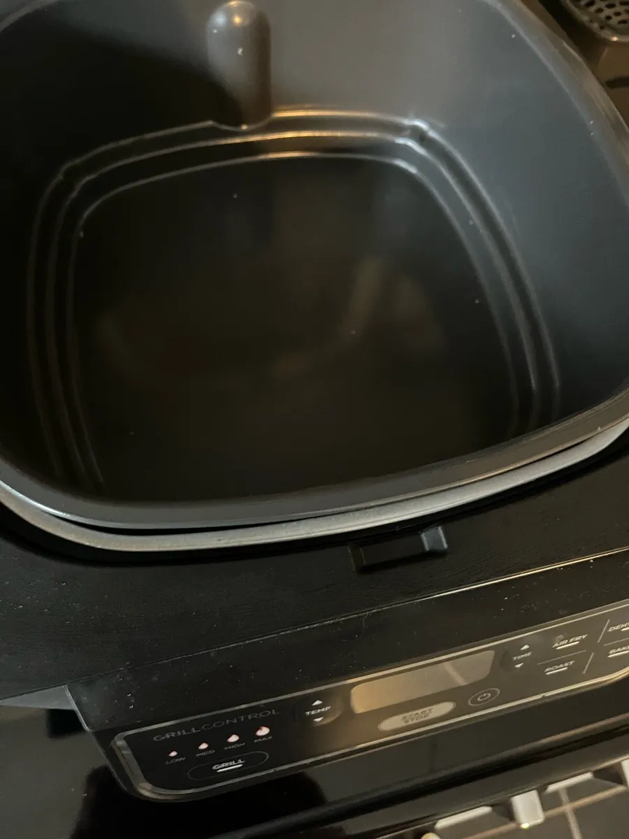 Ninja Airfryer with grill control. - Image 3