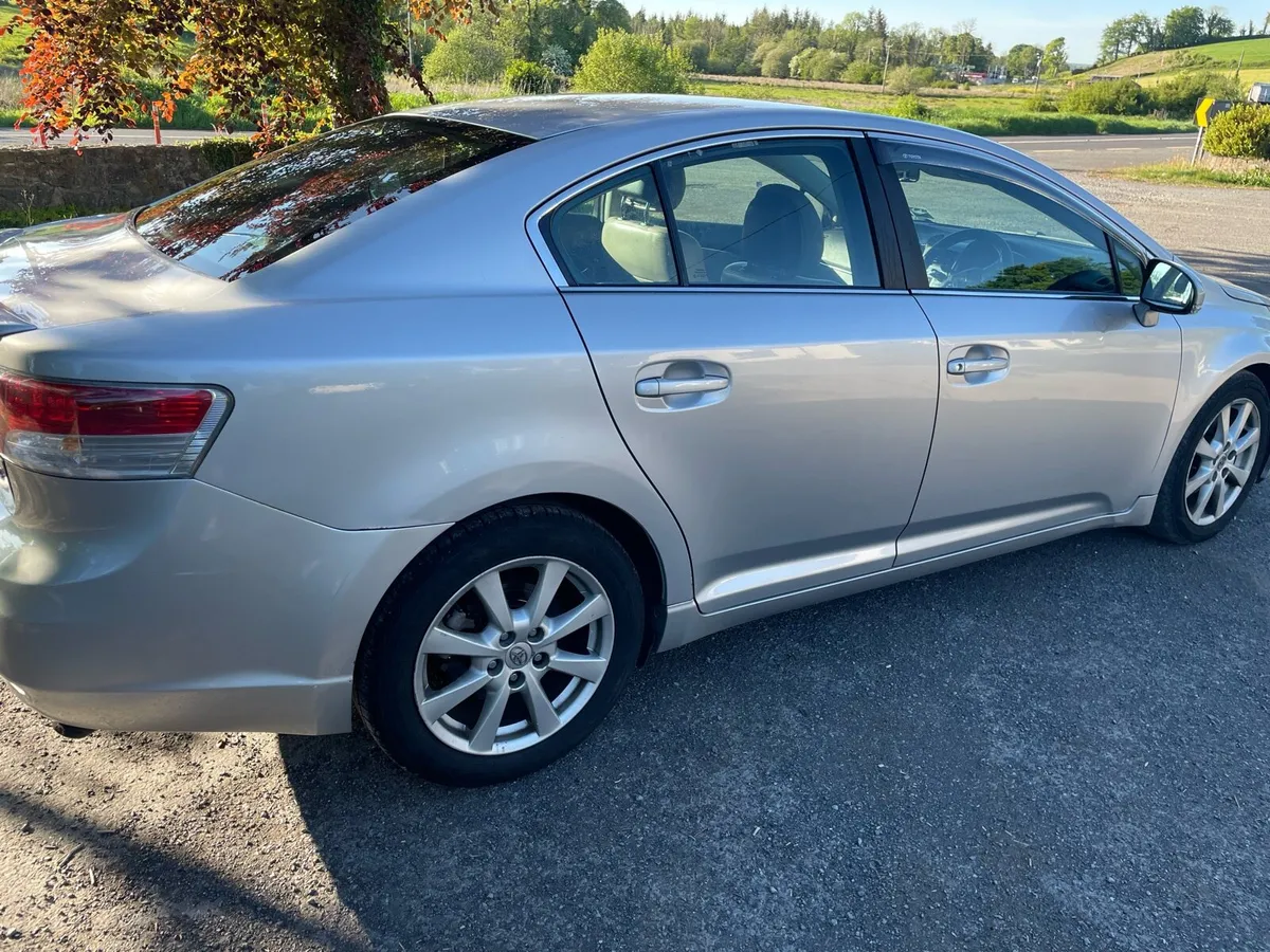 Toyota Avensis - Image 1