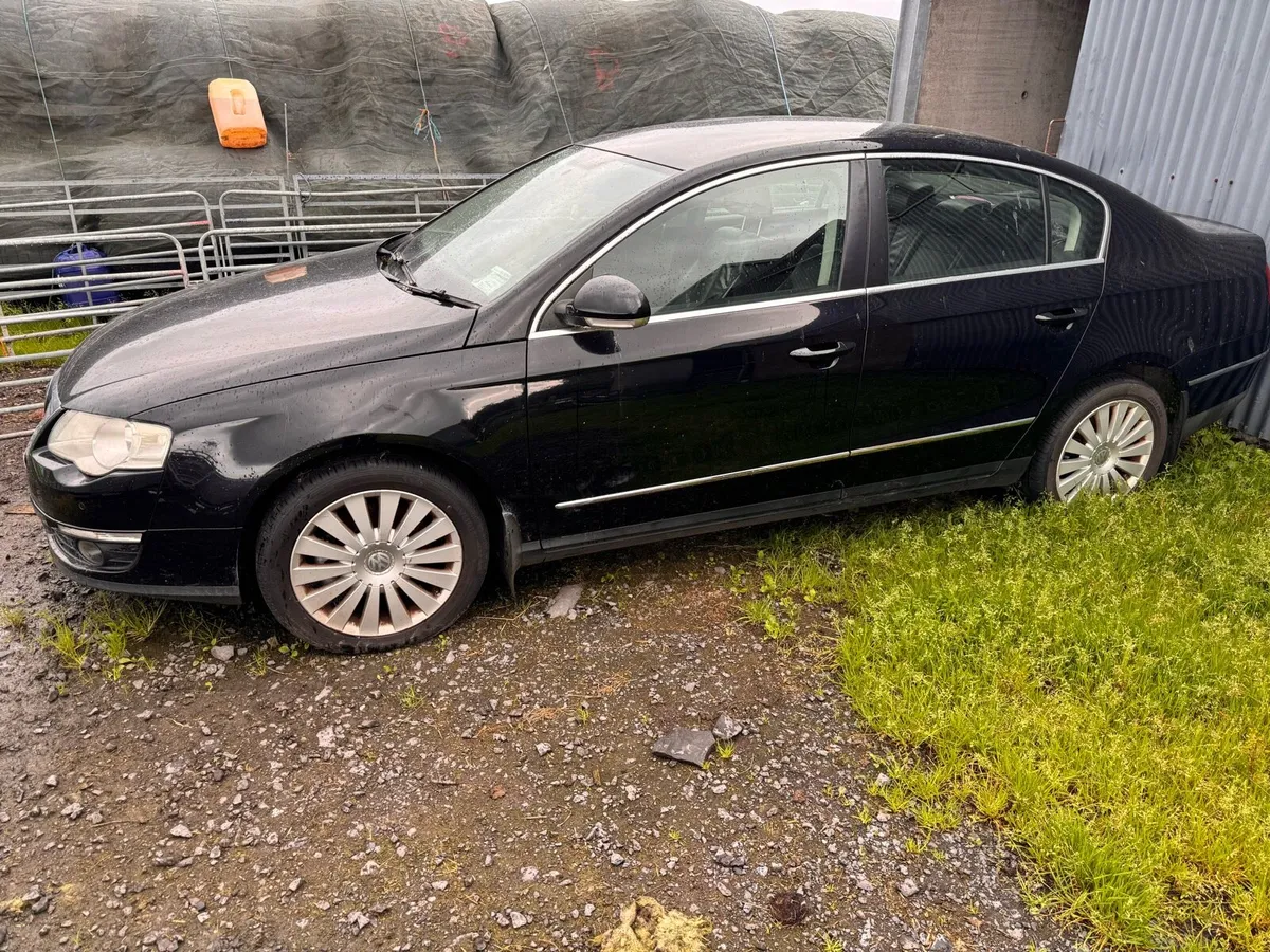 2009 Volkswagen Passat - Image 1