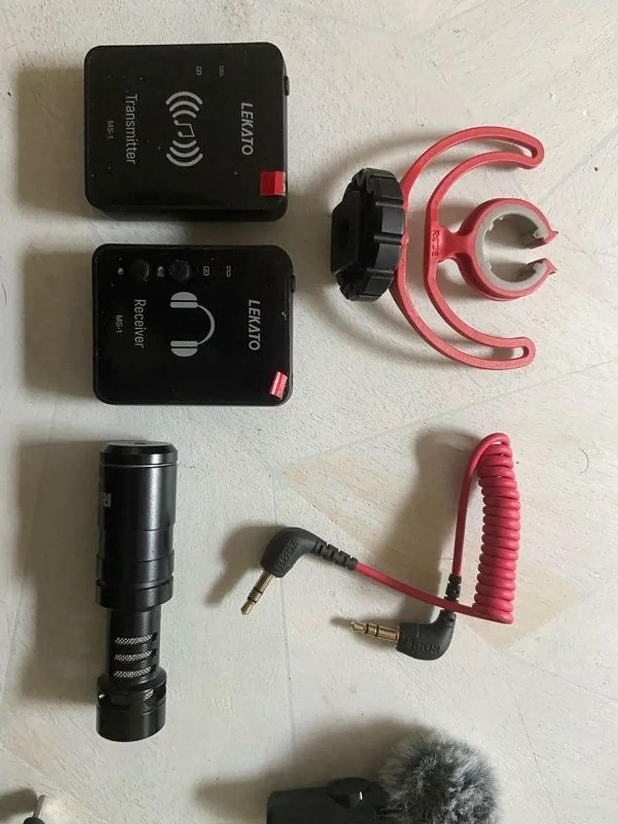 Sony ZV-1 Digital Camera + accessories - Image 3