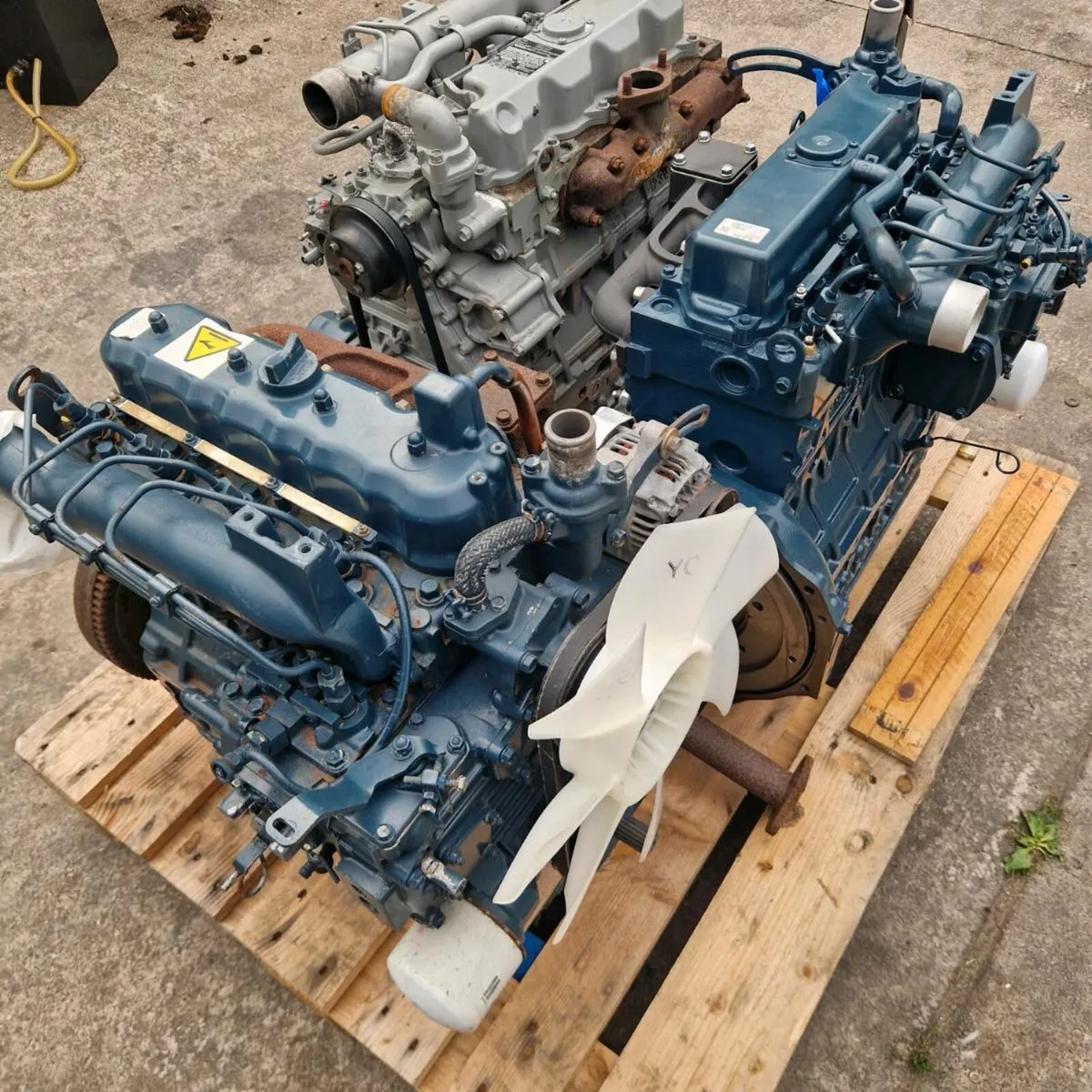 Kubota V2203 4 cylinder diesel engines - Image 2