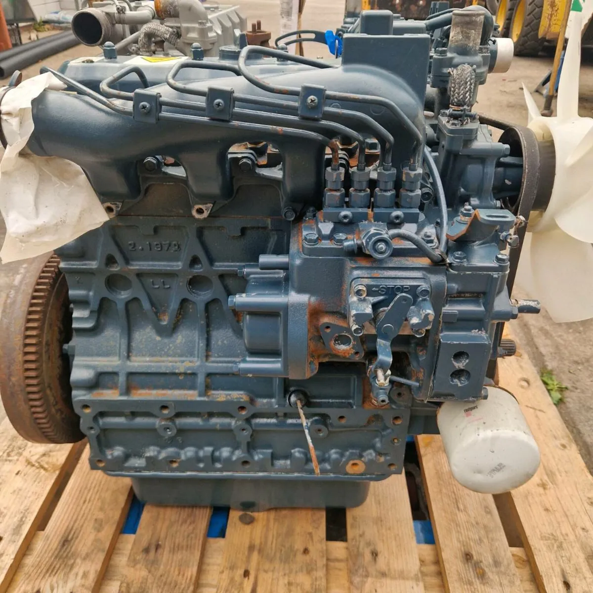 Kubota V2203 4 cylinder diesel engines - Image 3