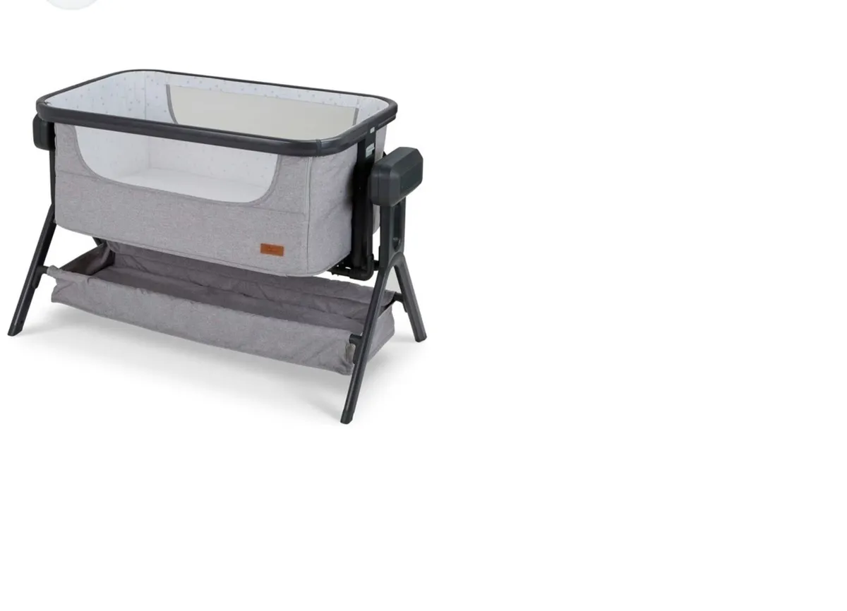 Baby Elegance Co-Glide Electric Bedside Crib - Image 2