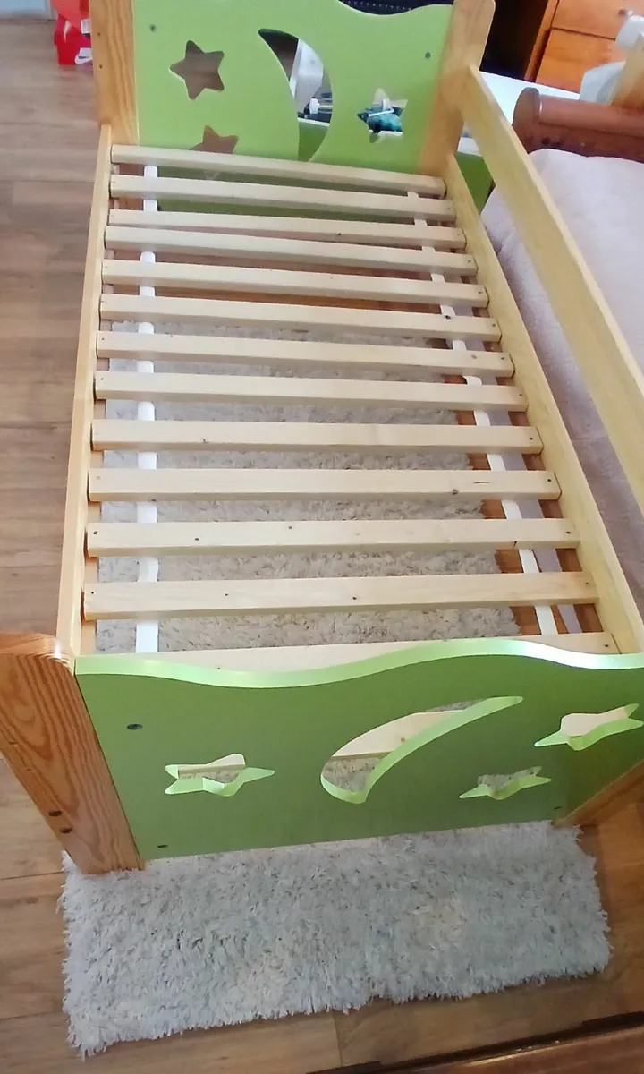 Junior bed - Image 2