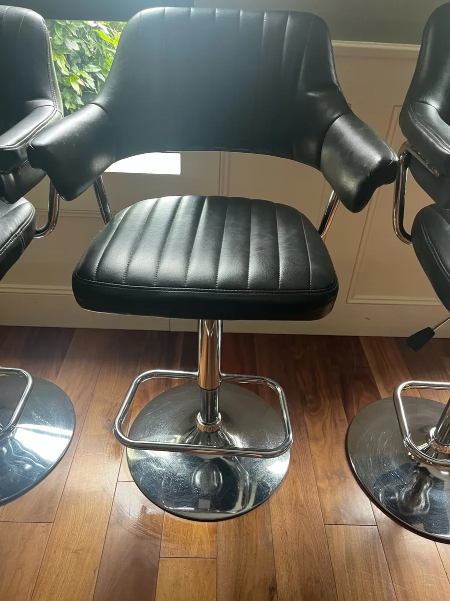 High Stools - Image 3