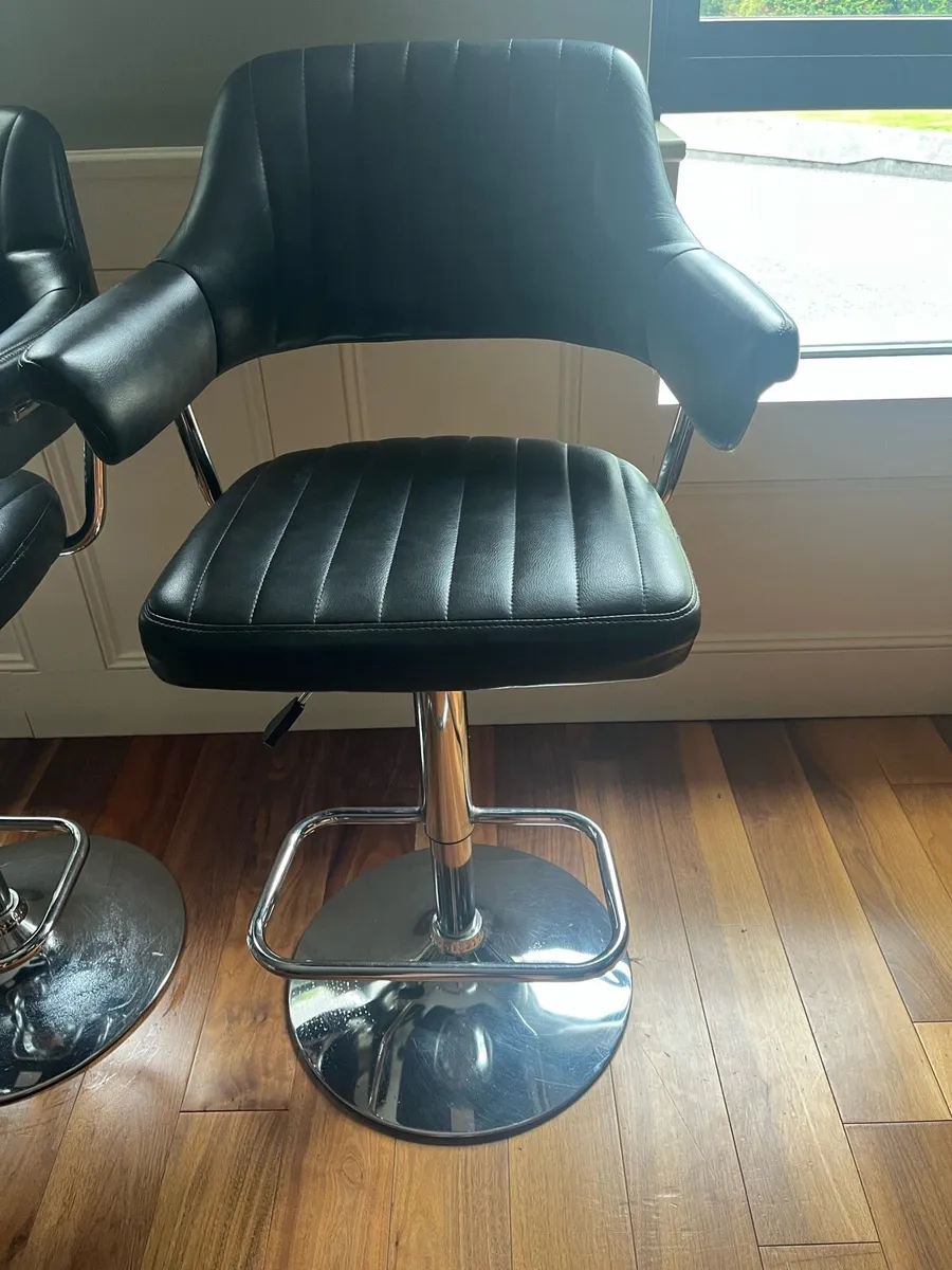 High Stools - Image 4