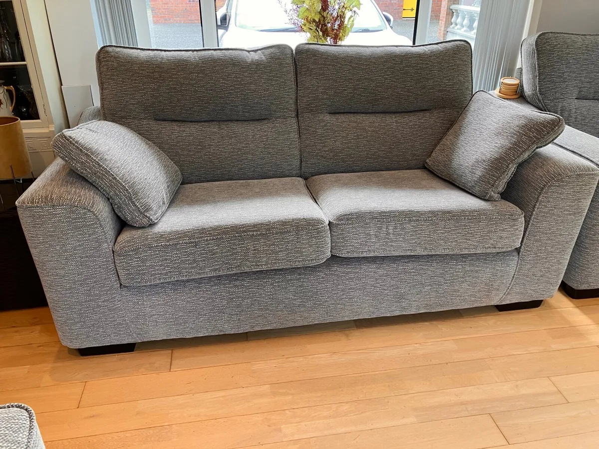 Sofa and 2 arm chairs - Image 1