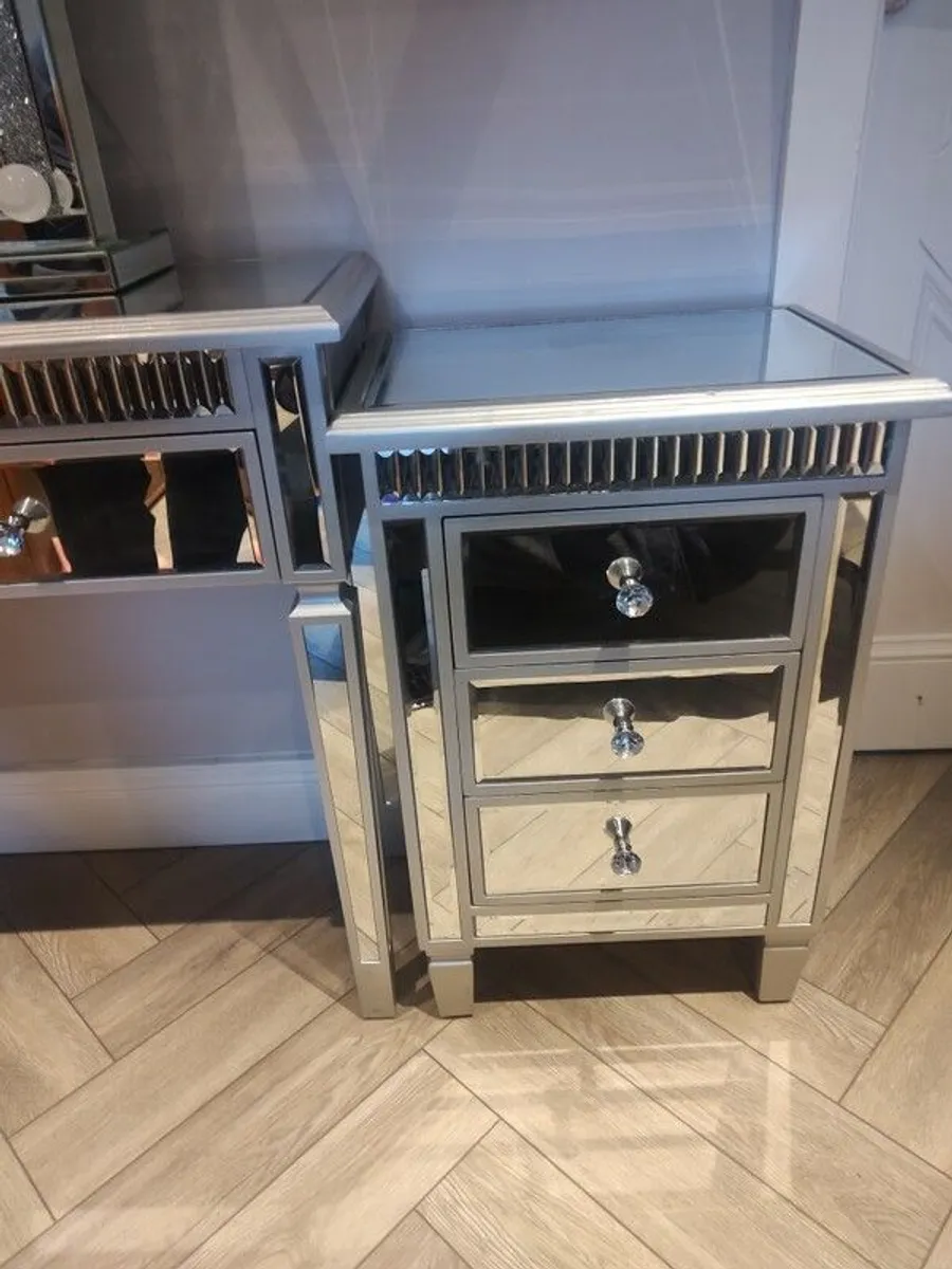 bedroom dresser and lockers - Image 3