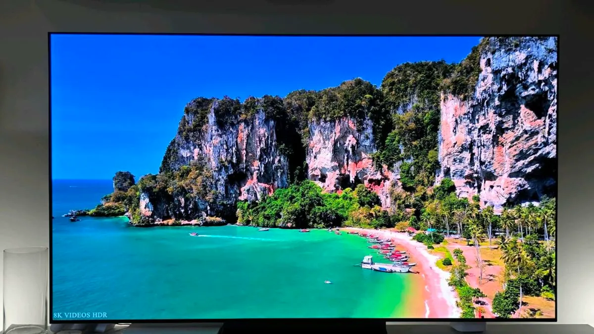Lg Oled Tv 65" C4 (2024) - Image 1