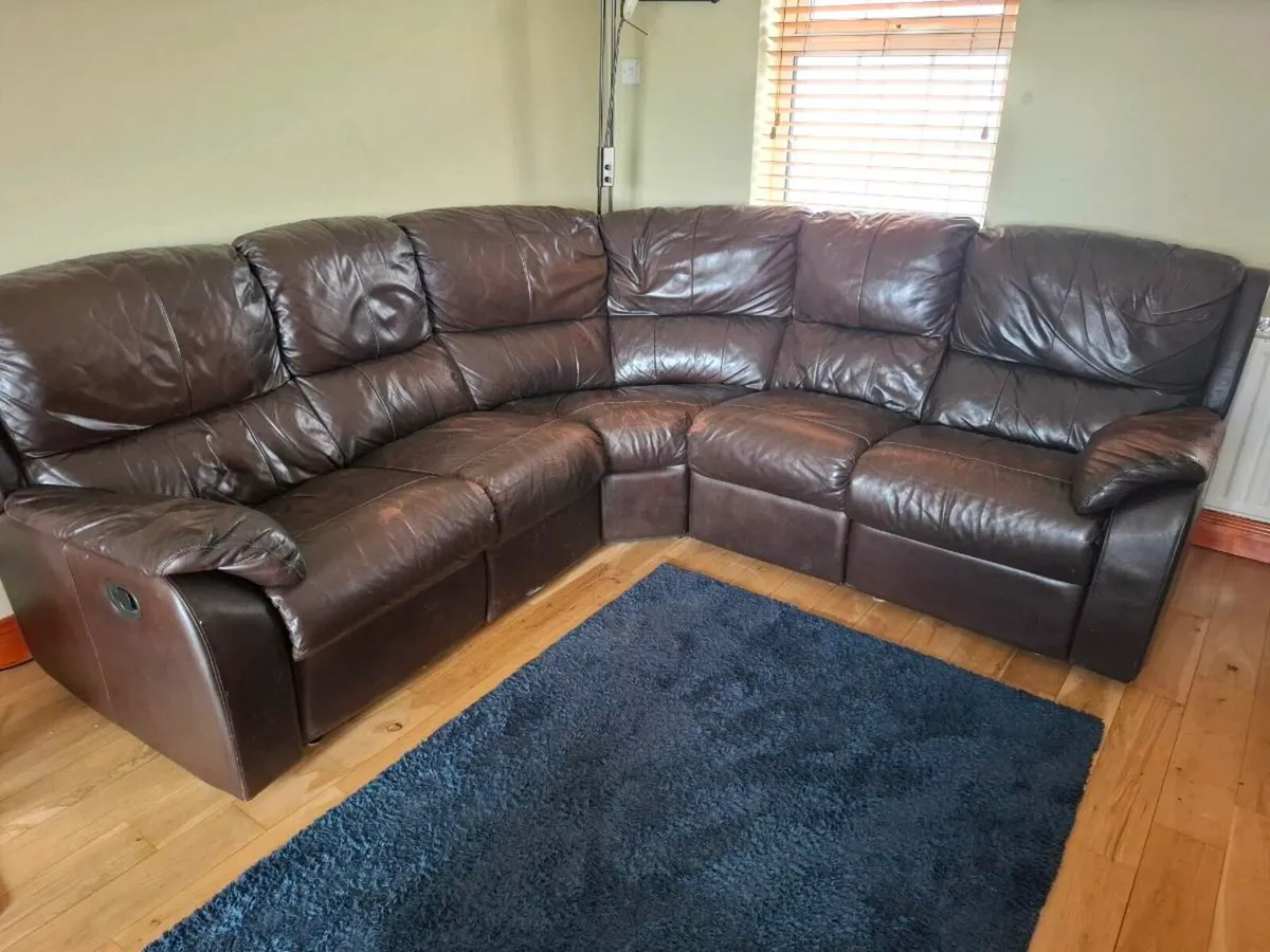 Corner sofa - Image 1
