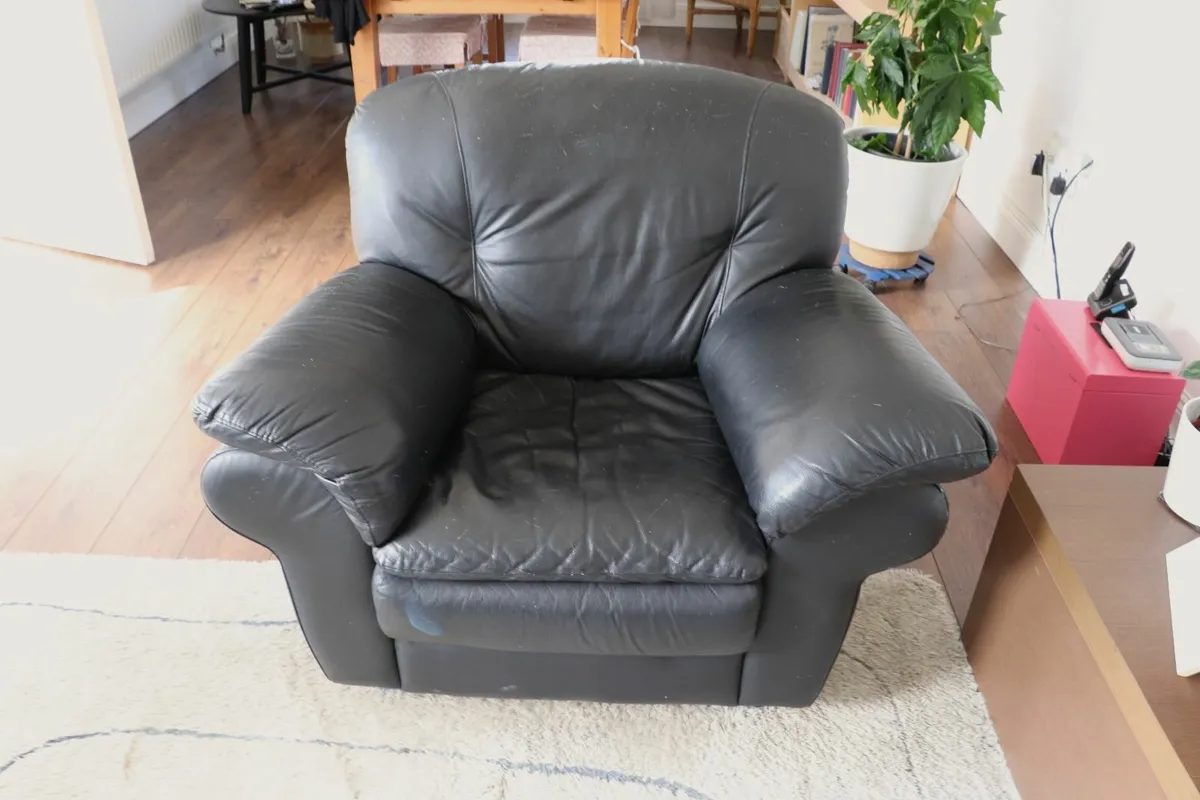 Black Leather Sofa + 2 Matching Armchairs - Image 4