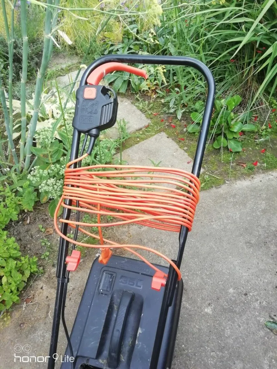 law mower - Image 1