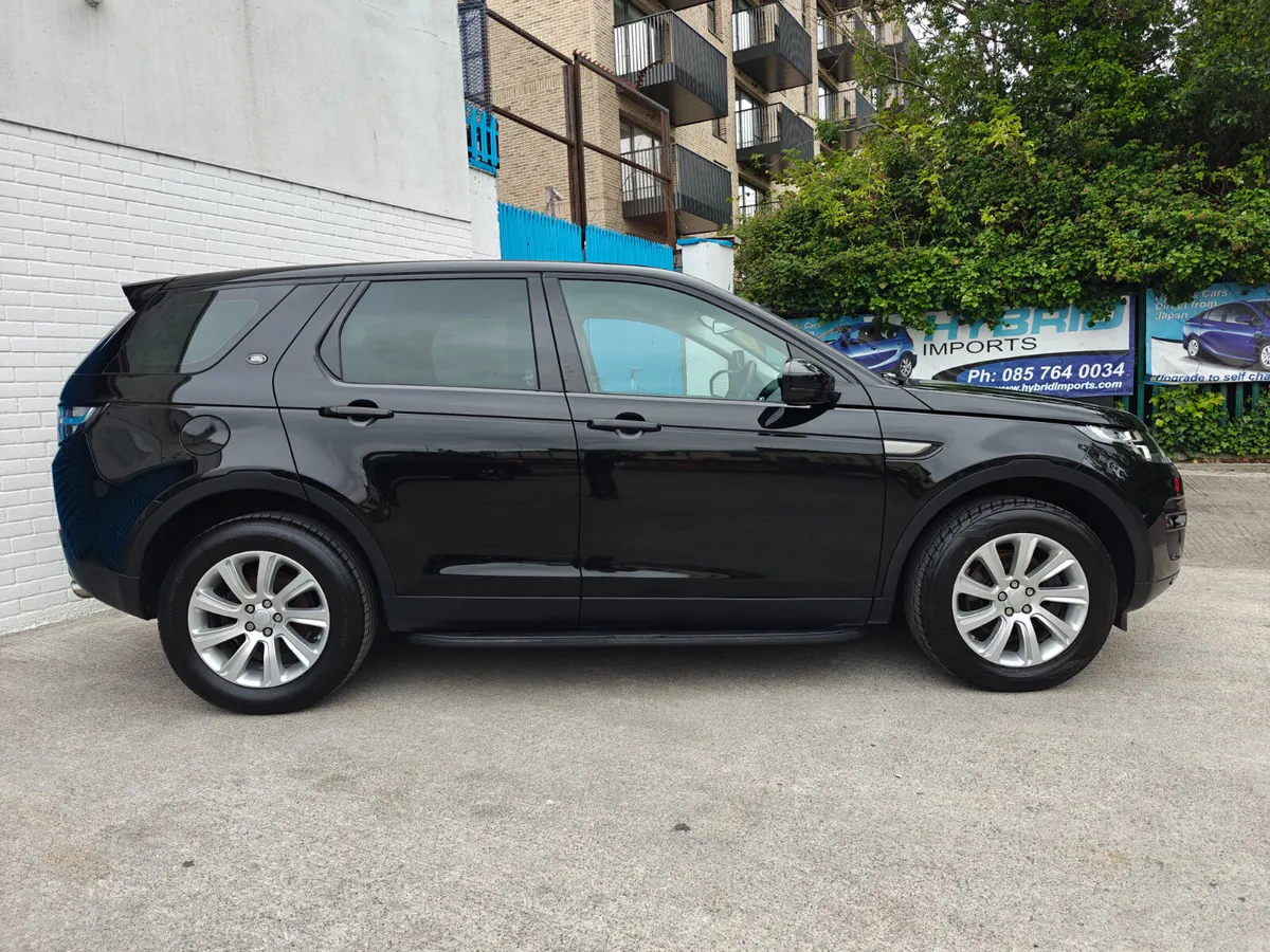 2016 7 SEATER LAND ROVER DISCOVERY SPORT - Image 4