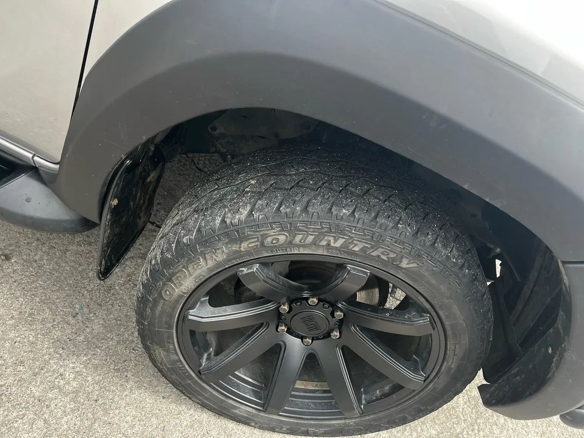 Toyota Hilux alloy wheels - Image 4