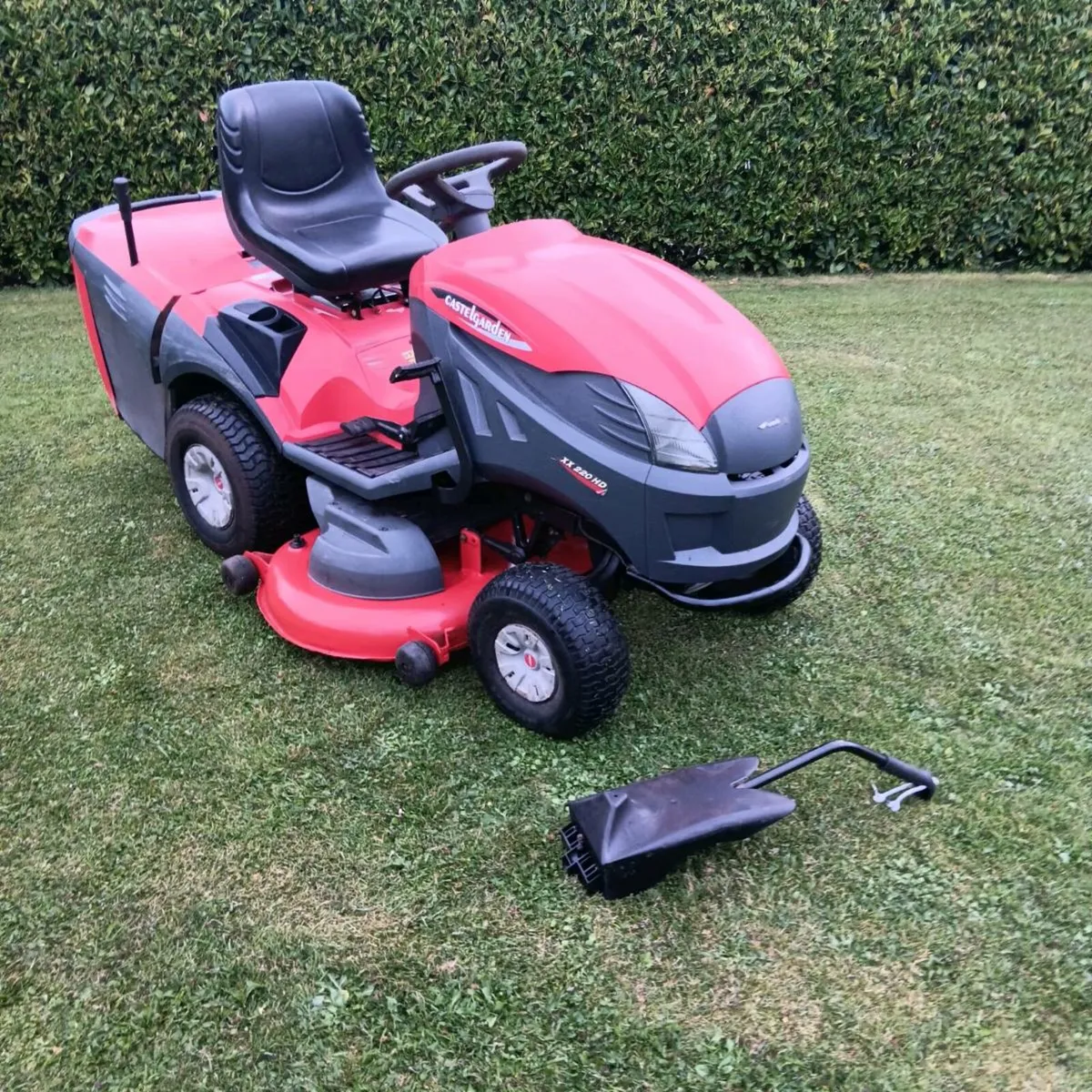 Castlegarden 22hp twin cylinder, 48" deck - Image 1