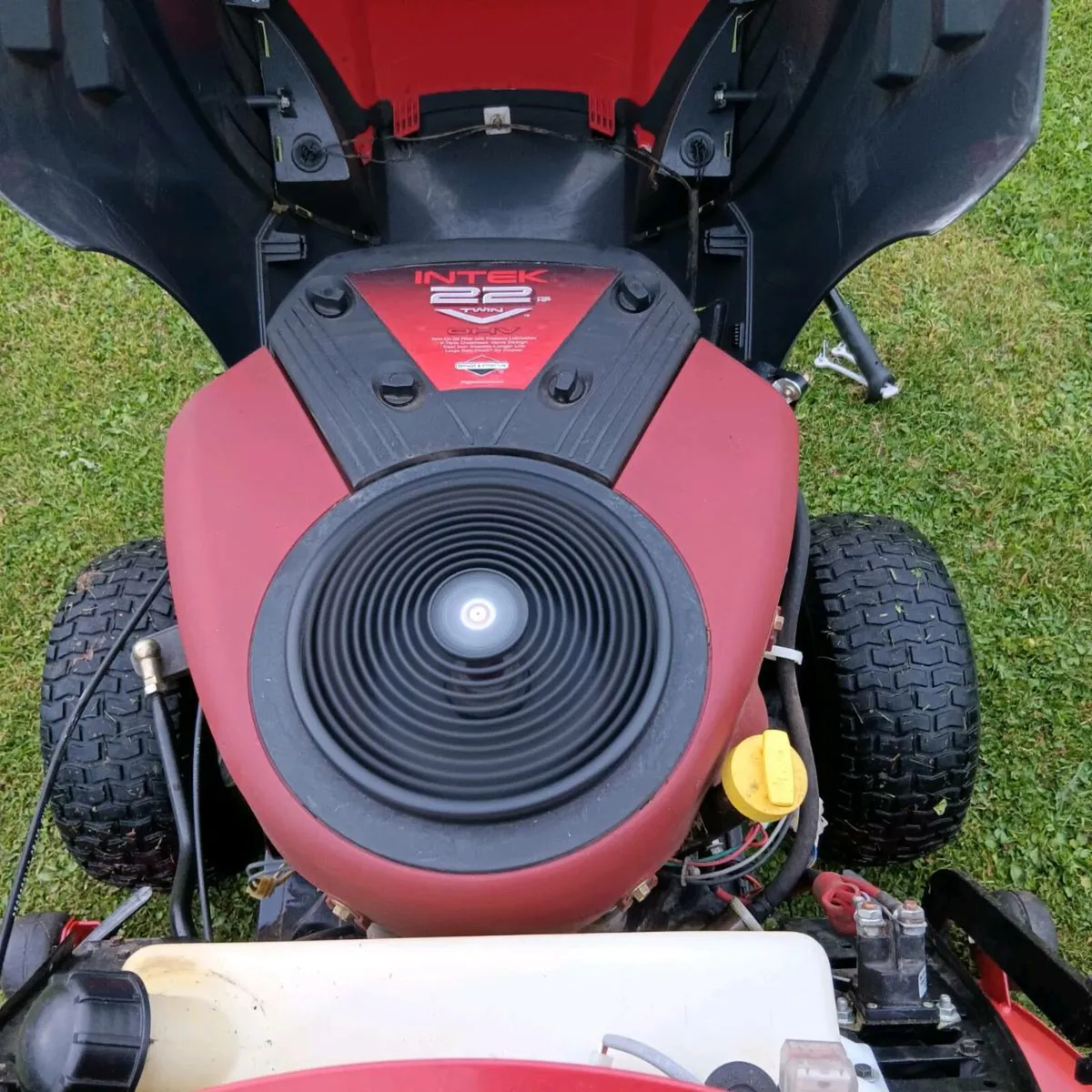 Castlegarden 22hp twin cylinder, 48" deck - Image 3