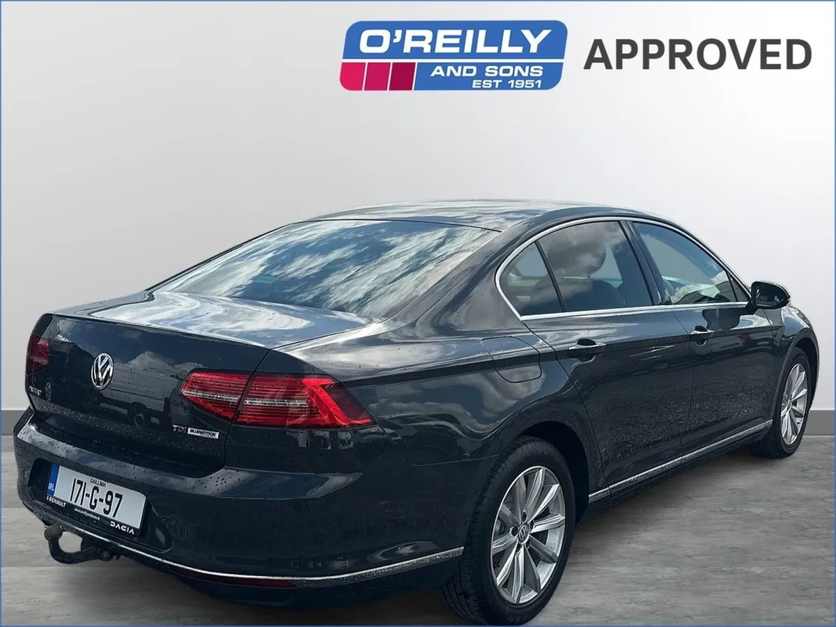 Volkswagen Passat 1.6 TDI 120HP Highline - Image 3