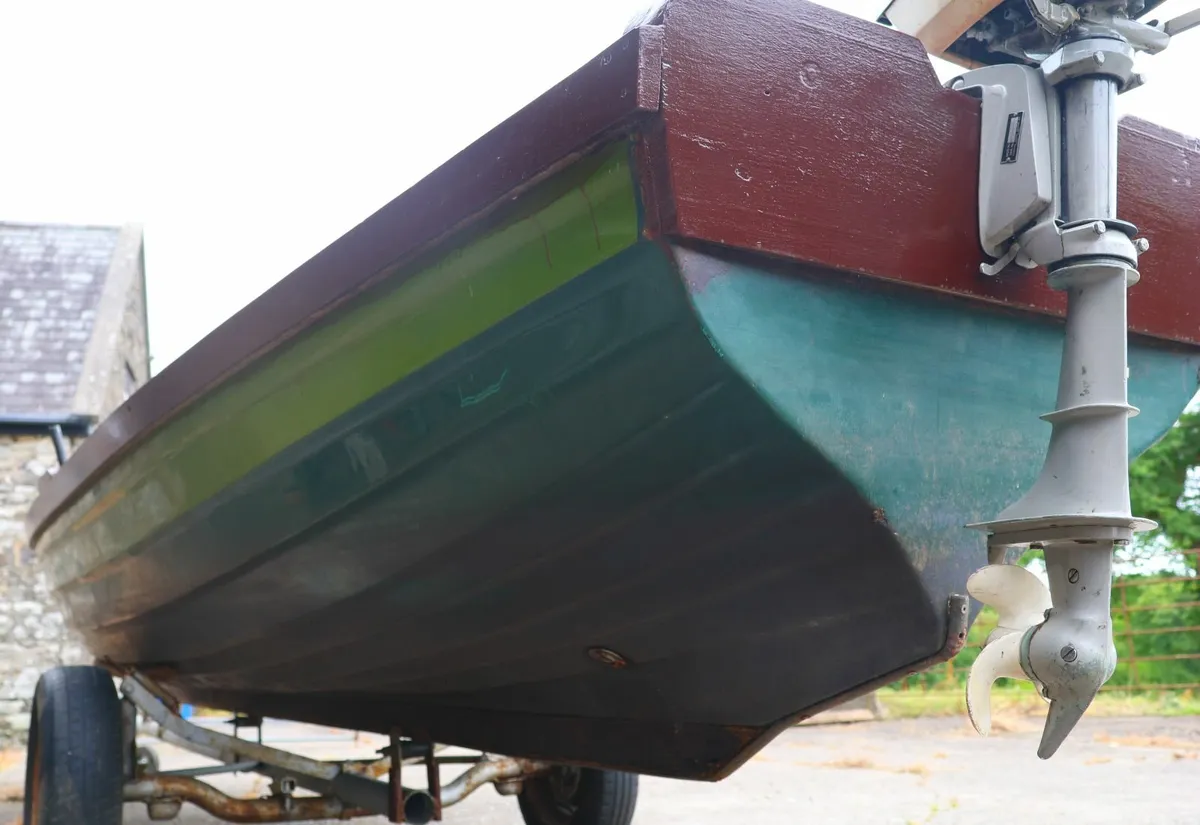 18 foot fibreglass boat, engine and trailer. - Image 2