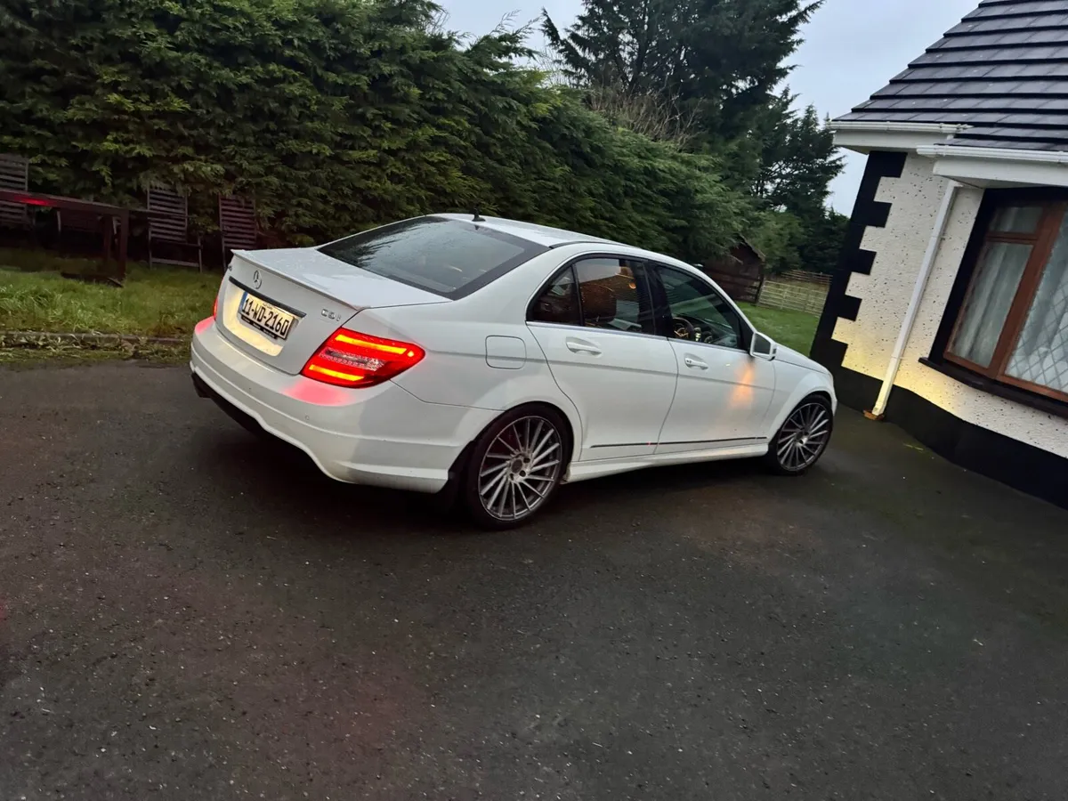Mercedes Benz c220 - Image 2