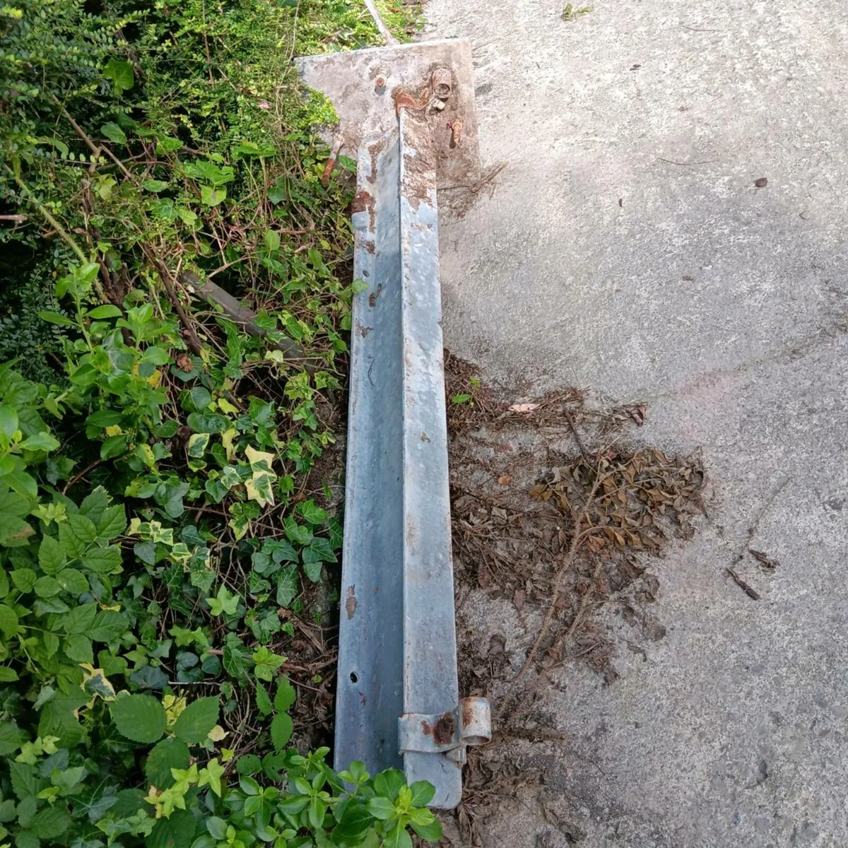 O Donavan Eng Slat Pillar - Image 1
