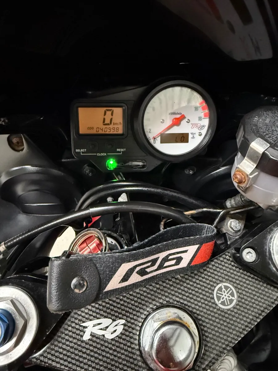 Yamaha r6 - Image 2