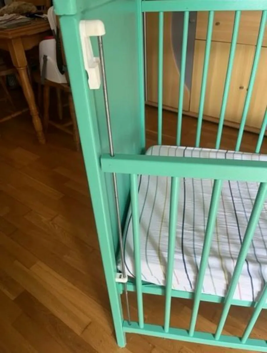 Baby Cot With Clean Mattress - Image 4