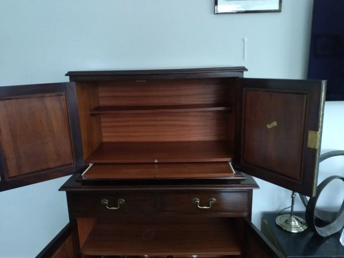 Drinks Cabinet - Image 2