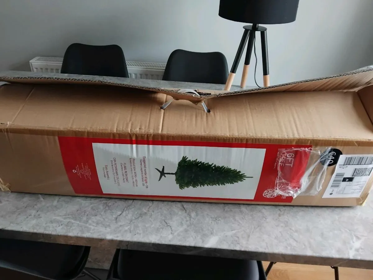 6ft Xmas tree 🎄 - Image 1