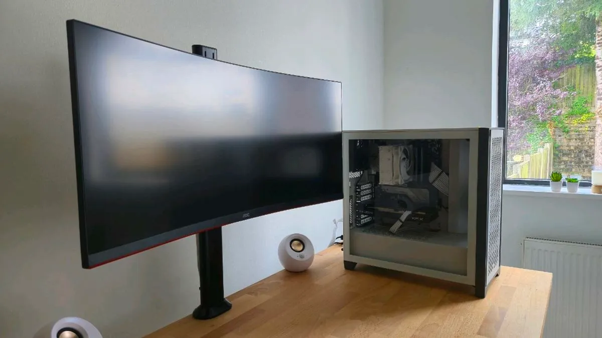 Complete Gaming Setup - Image 3