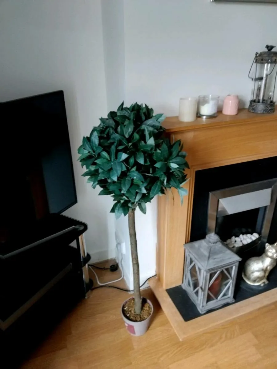 Two Artificial plants. Approx 4ft height. - Image 2