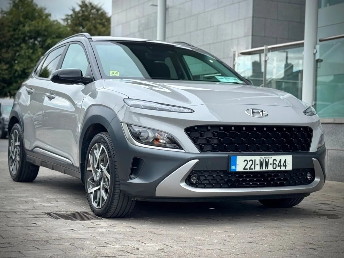 Hyundai Kona 1.6 Hybrid Executive Two Tone Roof A - Image 1