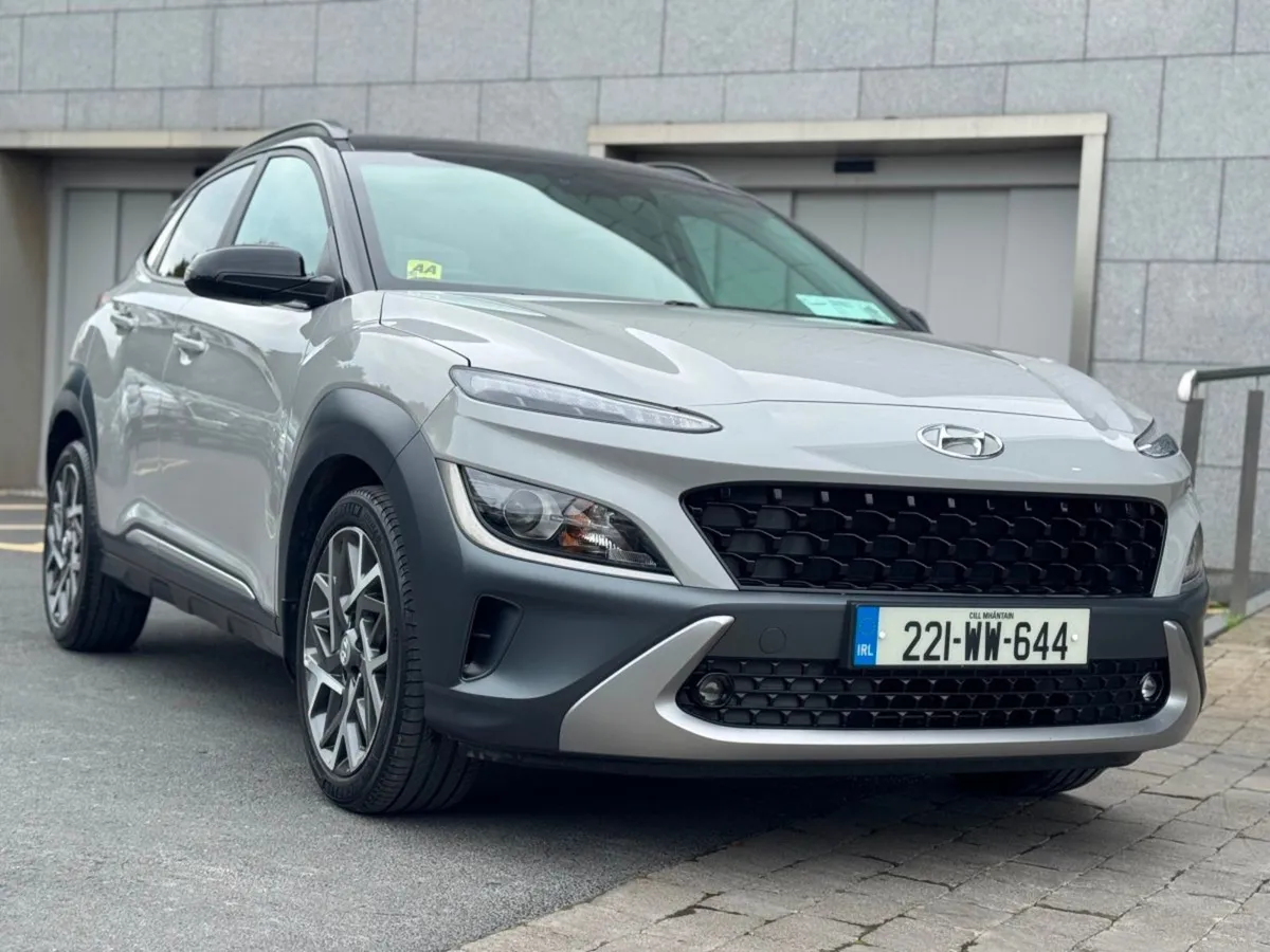 Hyundai Kona 1.6 Hybrid Executive Two Tone Roof A - Image 3