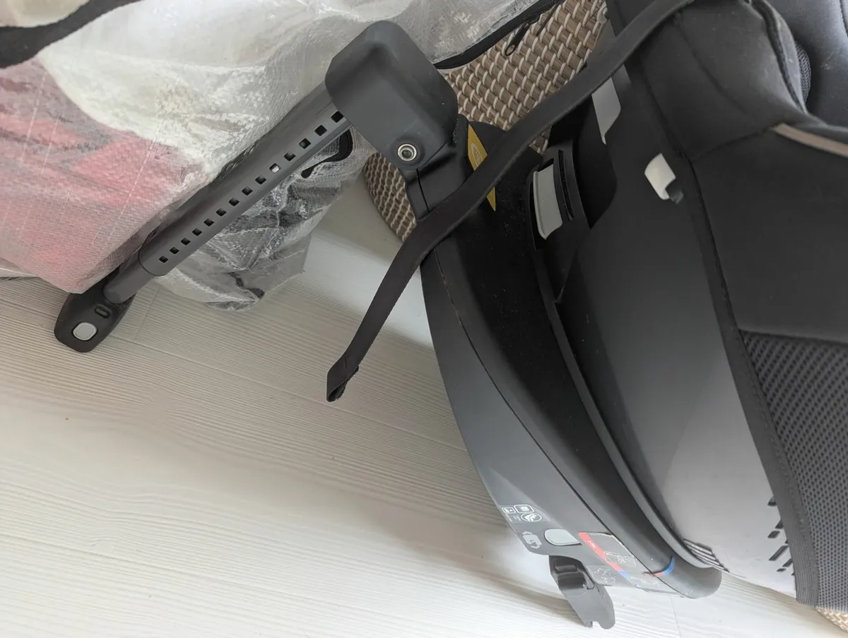Car seat - Image 1