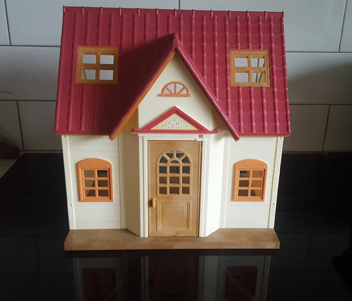 Calico Critters Sylvanian Family Cozy Cottage - Image 1