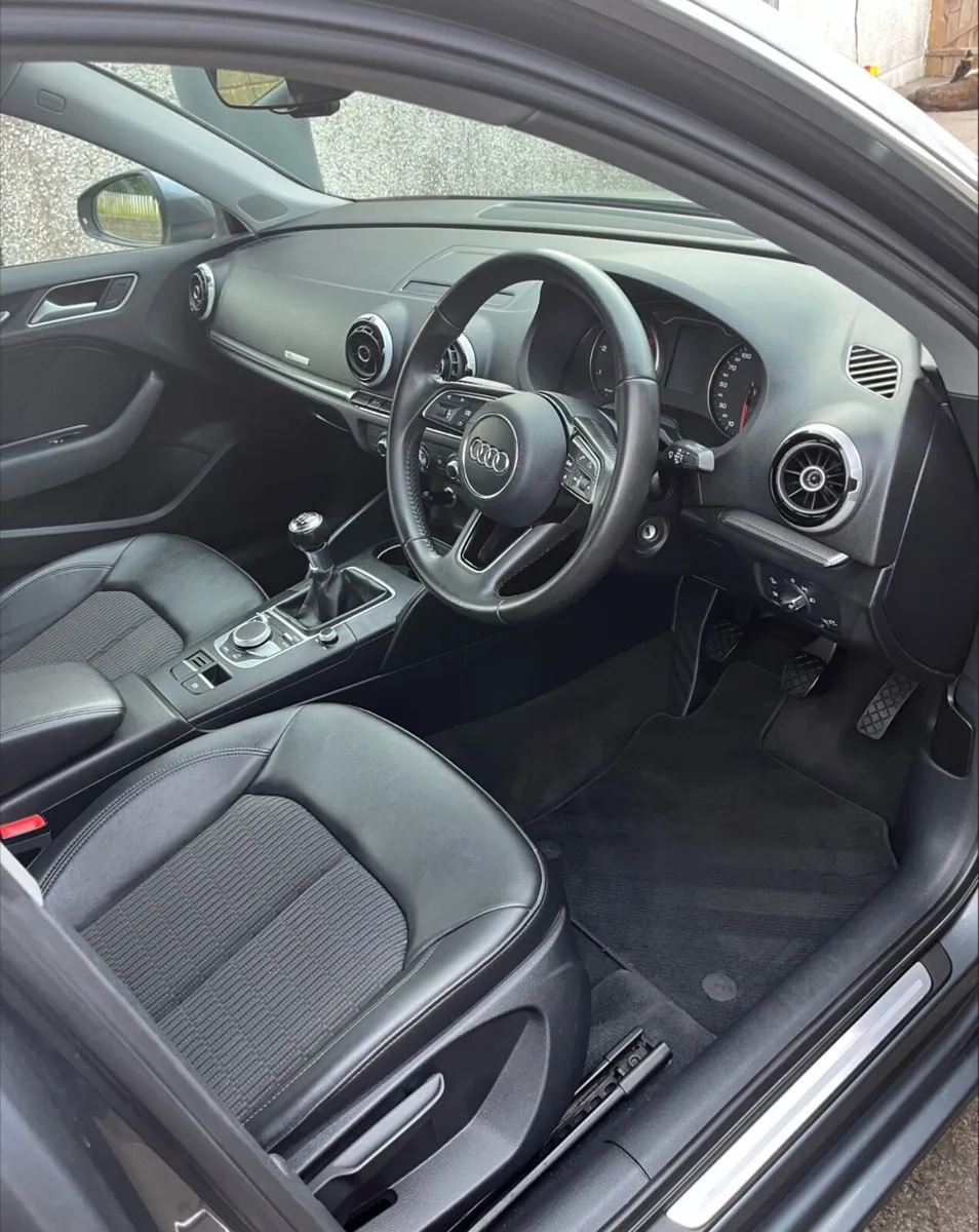 Audi A3 Sportback SE 1.6L TDI Sb 110 - Image 2