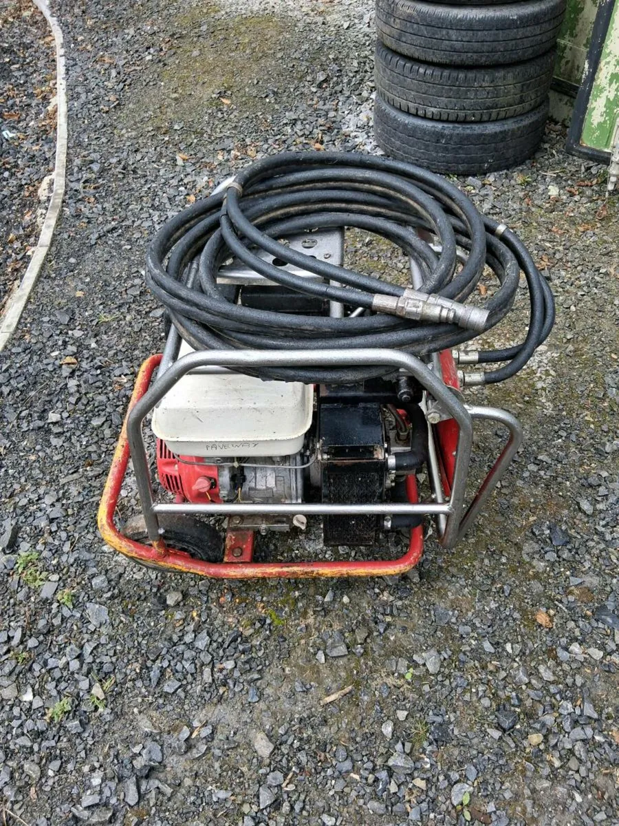Hydraulic JCB breaker - Image 2
