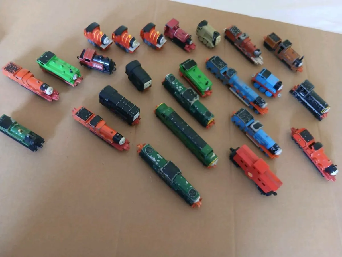 VINTAGE  MODEL  TRAINS - Image 1
